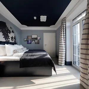Numa Maximilian Apartahotel